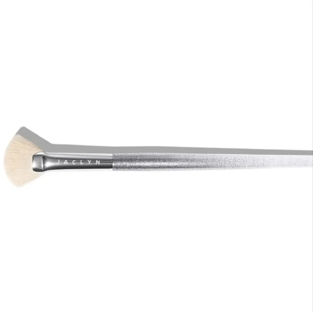 Jaclyn‎ Cosmetics Beaming Light Highlighter Brush